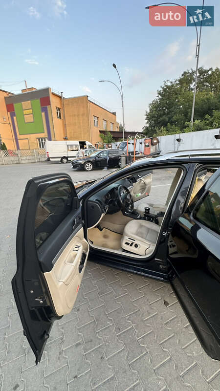 Універсал Skoda Octavia 2012 в Чернівцях