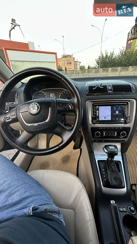 Універсал Skoda Octavia 2012 в Чернівцях