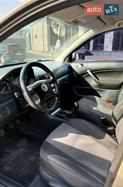 Лифтбек Skoda Octavia 2005 в 
