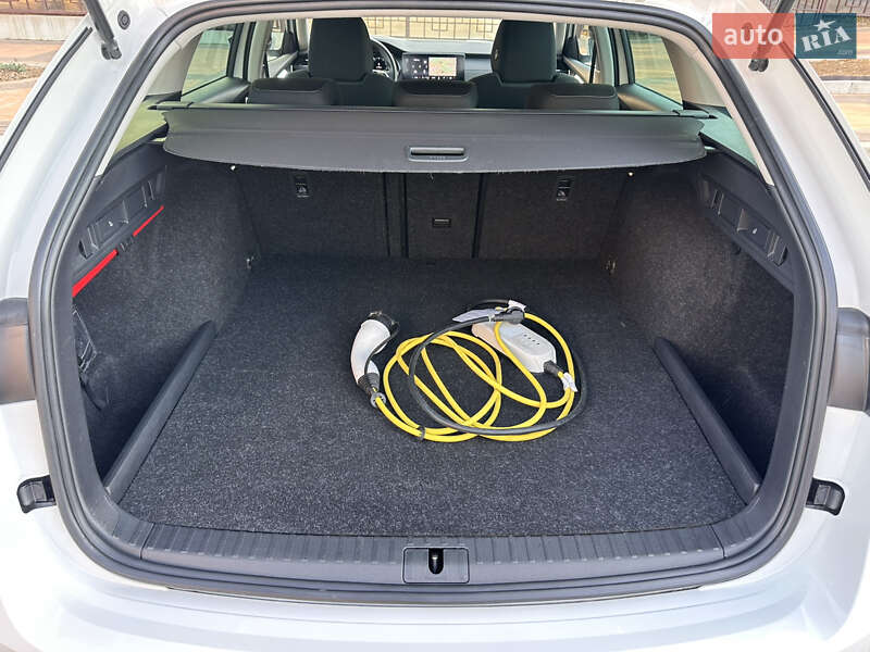 Универсал Skoda Octavia 2021 в Умани