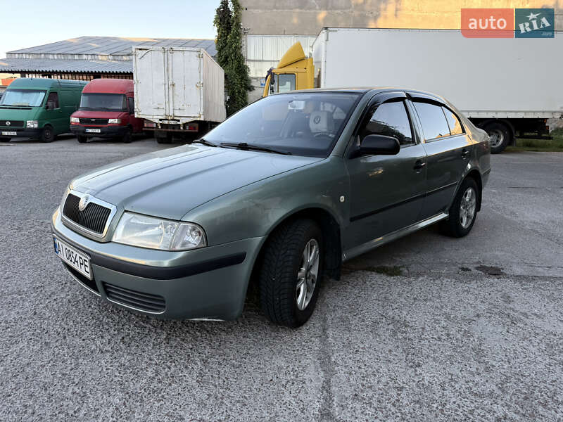 Лифтбек Skoda Octavia 2002 в 