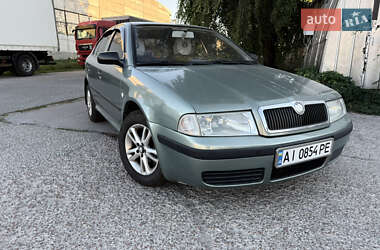 Лифтбек Skoda Octavia 2002 в 