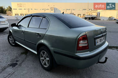 Лифтбек Skoda Octavia 2002 в 