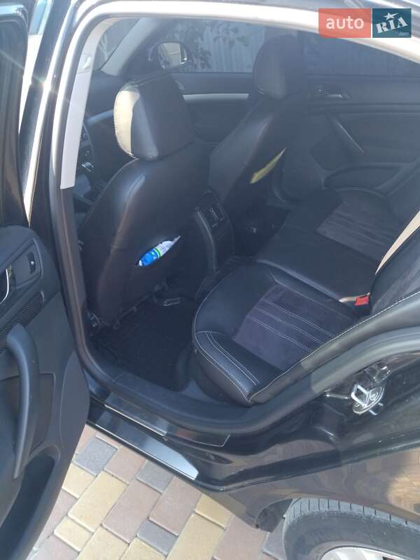 Лифтбек Skoda Octavia 2012 в Житомире