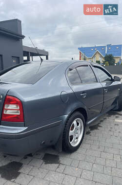 Лифтбек Skoda Octavia 2004 в 