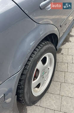 Лифтбек Skoda Octavia 2004 в 