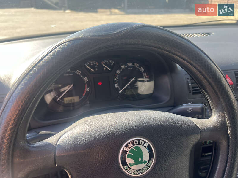 Універсал Skoda Octavia 2002 в Дунаївцях