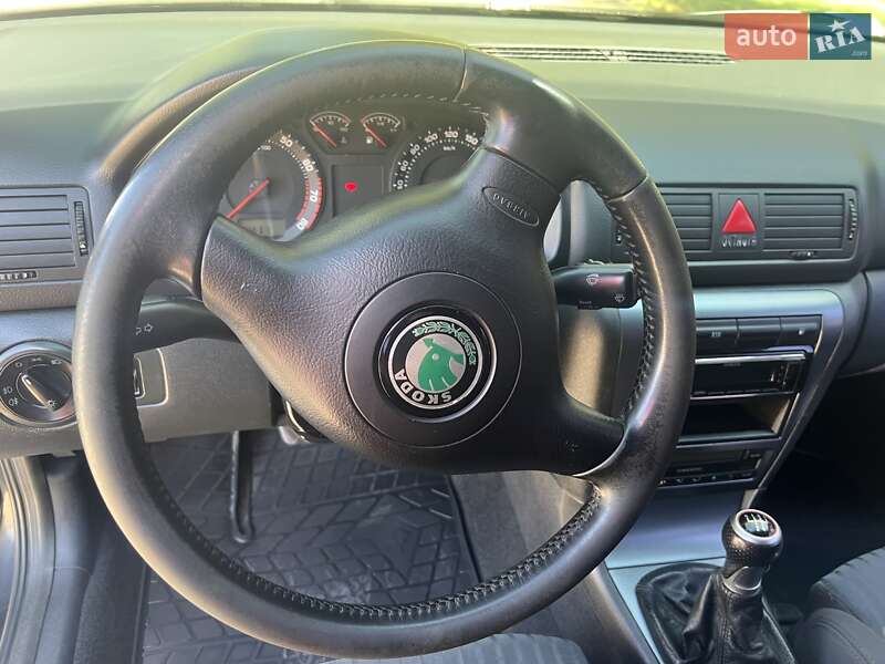 Ліфтбек Skoda Octavia 2006 в Дніпрі