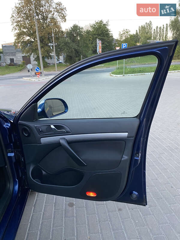 Универсал Skoda Octavia 2010 в Ровно