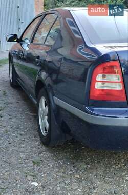 Лифтбек Skoda Octavia 2002 в 