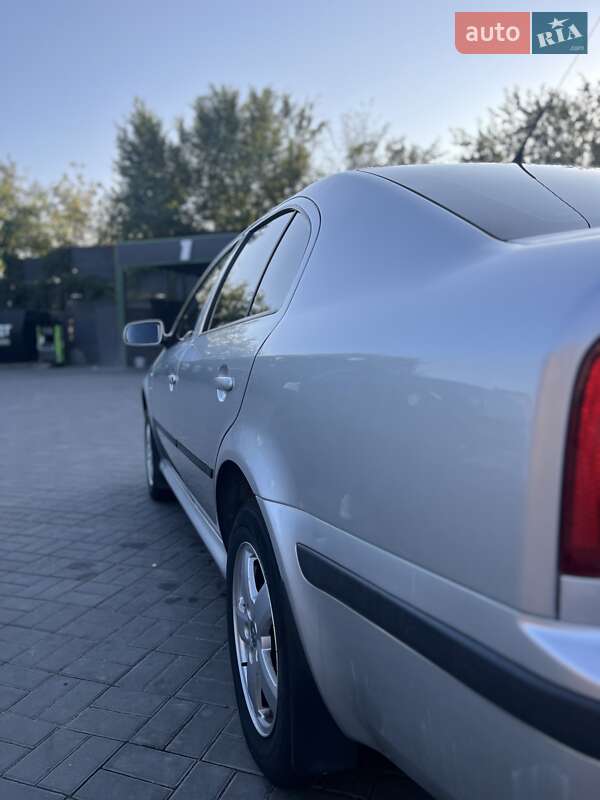 Ліфтбек Skoda Octavia 2004 в Запоріжжі