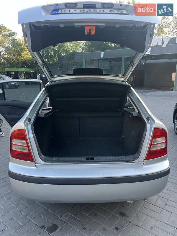 Ліфтбек Skoda Octavia 2004 в Запоріжжі
