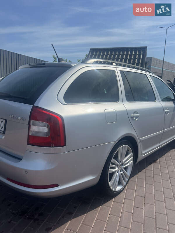Універсал Skoda Octavia 2012 в Сарнах