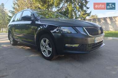 Универсал Skoda Octavia 2019 в Остроге