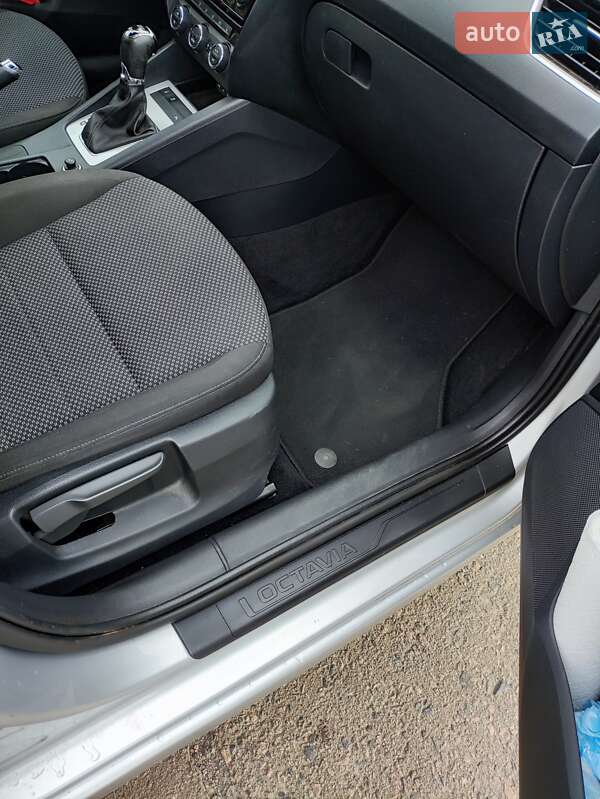 Універсал Skoda Octavia 2016 в Рівному
