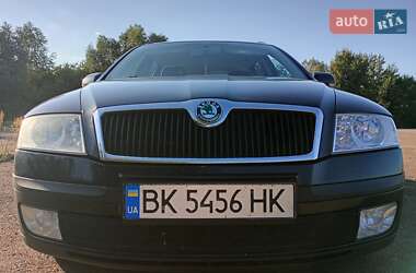 Універсал Skoda Octavia 2004 в Сарнах