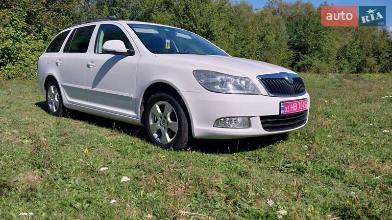 Универсал Skoda Octavia 2012 в 