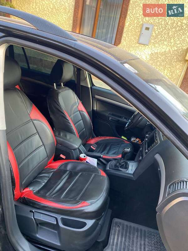 Универсал Skoda Octavia 2011 в Подгайцах