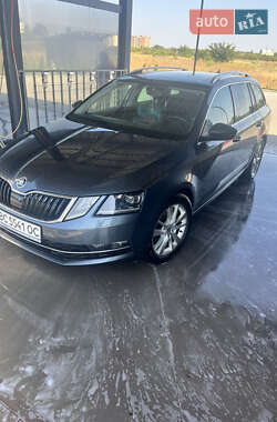 Универсал Skoda Octavia 2017 в Золочеве