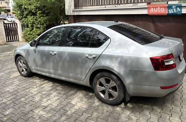 Лифтбек Skoda Octavia 2015 в Ужгороде