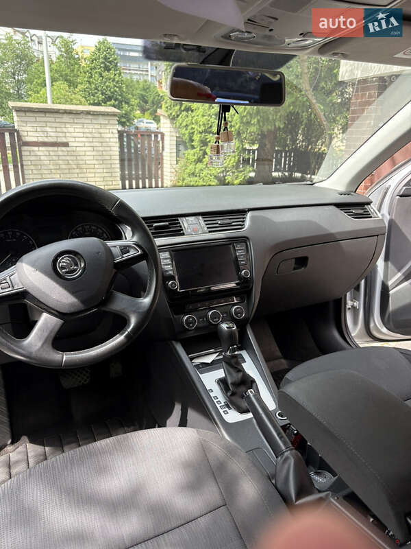 Лифтбек Skoda Octavia 2015 в Ужгороде