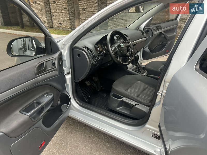 Лифтбек Skoda Octavia 2011 в Днепре