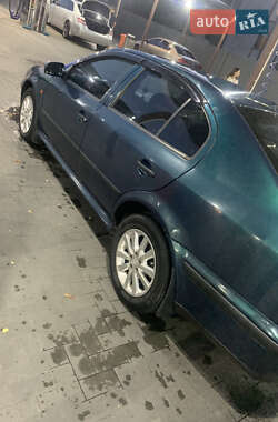Лифтбек Skoda Octavia 1998 в 