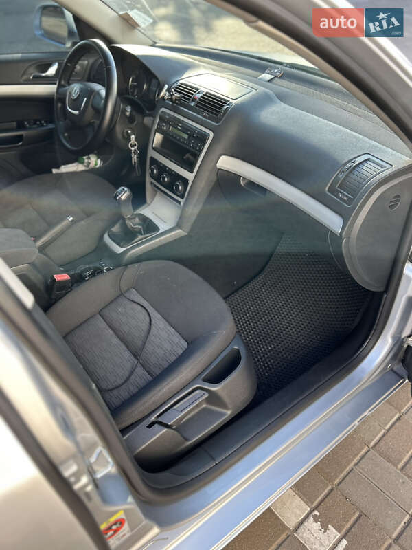 Ліфтбек Skoda Octavia 2011 в Києві фото 8 Ліфтбек Skoda Octavia 2011 в Києві