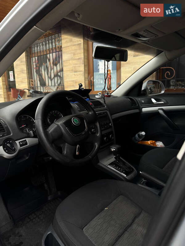 Лифтбек Skoda Octavia 2012 в Полонном