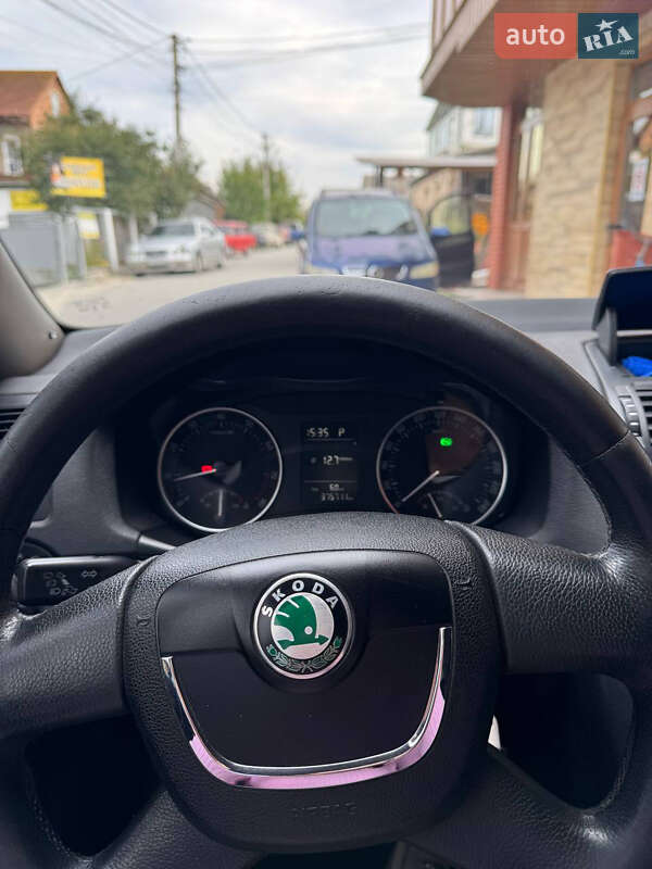 Лифтбек Skoda Octavia 2012 в Полонном