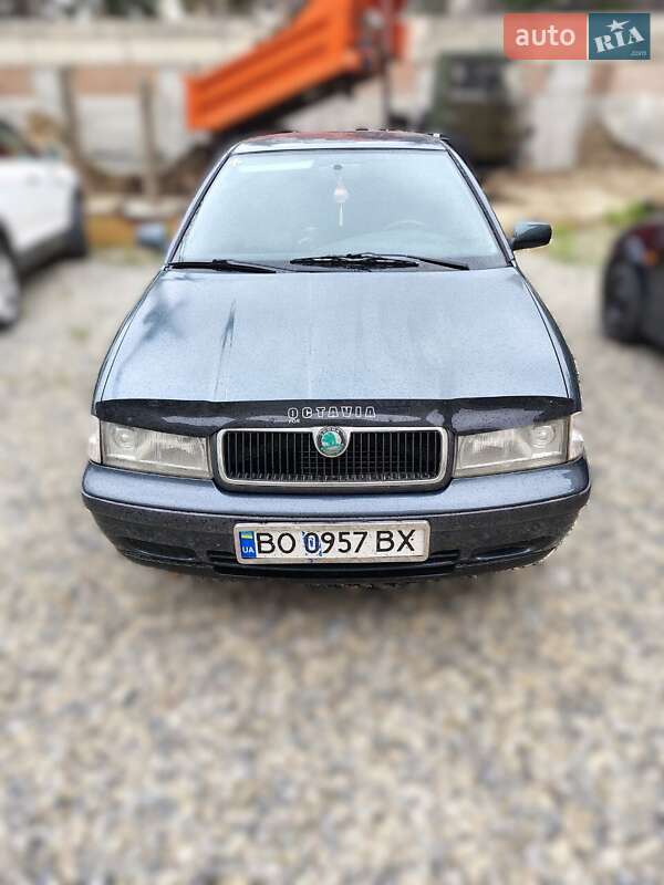 Ліфтбек Skoda Octavia 1999 в  фото Ліфтбек Skoda Octavia 1999 в