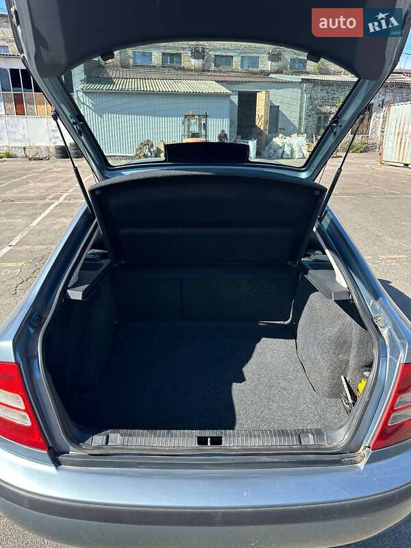 Лифтбек Skoda Octavia 2004 в Киеве