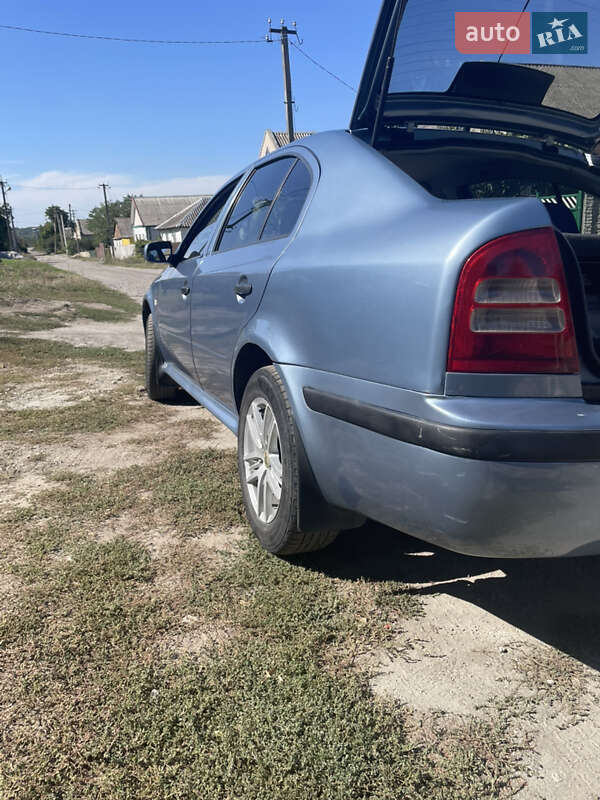 Лифтбек Skoda Octavia 2004 в Днепре