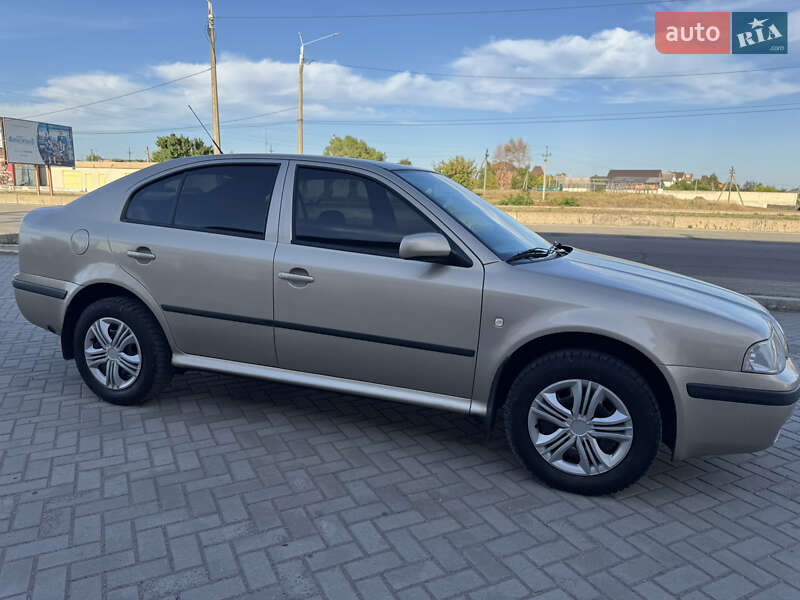 Лифтбек Skoda Octavia 2005 в Каменском