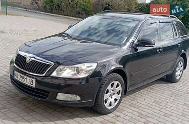 Универсал Skoda Octavia 2009 в Вишневом