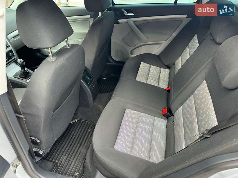 Универсал Skoda Octavia 2011 в Ирпене