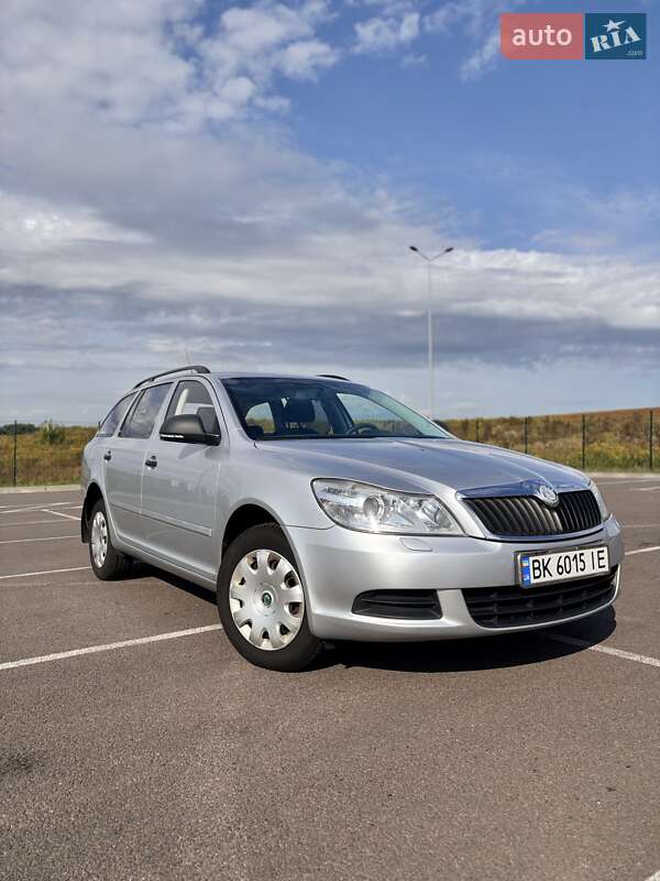 Универсал Skoda Octavia 2010 в Ровно