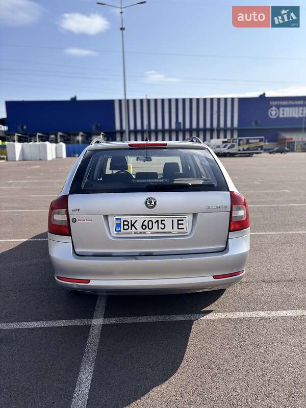 Универсал Skoda Octavia 2010 в Ровно
