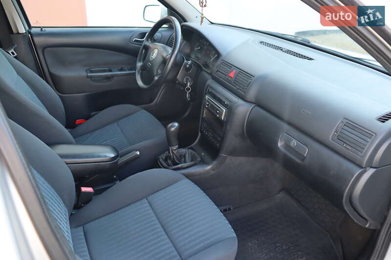 Лифтбек Skoda Octavia 2005 в Львове