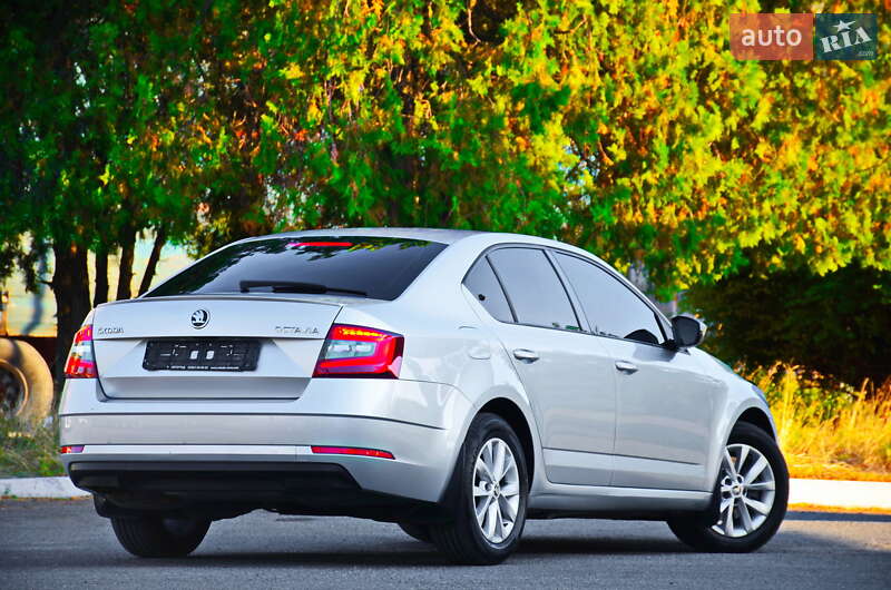 Лифтбек Skoda Octavia 2017 в Днепре