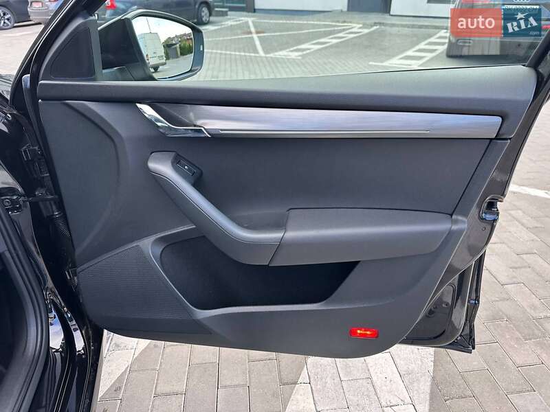 Универсал Skoda Octavia 2017 в Ровно