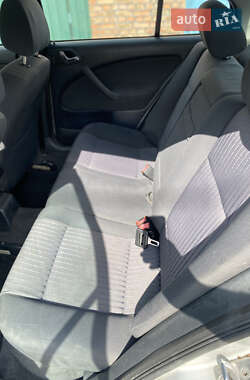Лифтбек Skoda Octavia 2002 в 