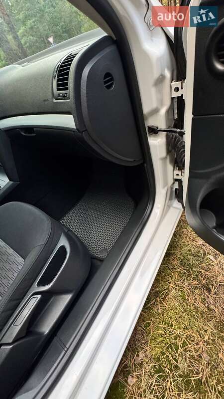 Універсал Skoda Octavia 2011 в Сарнах