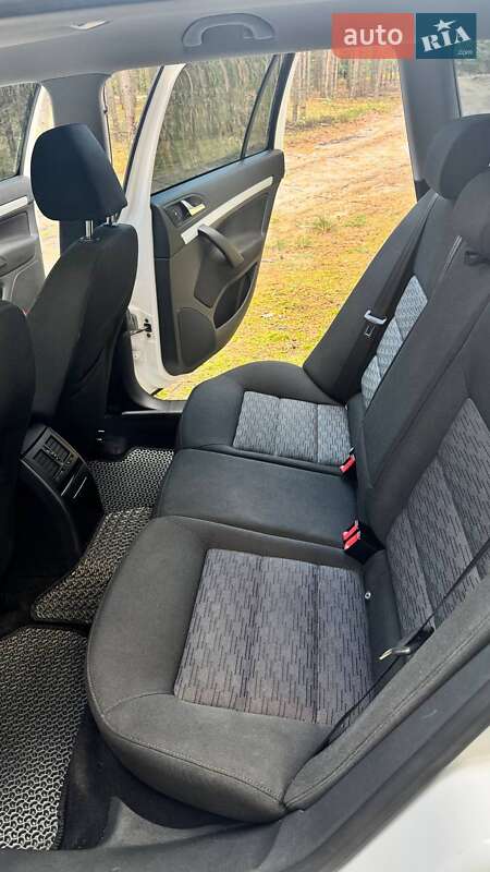 Універсал Skoda Octavia 2011 в Сарнах