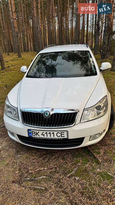 Універсал Skoda Octavia 2011 в Сарнах