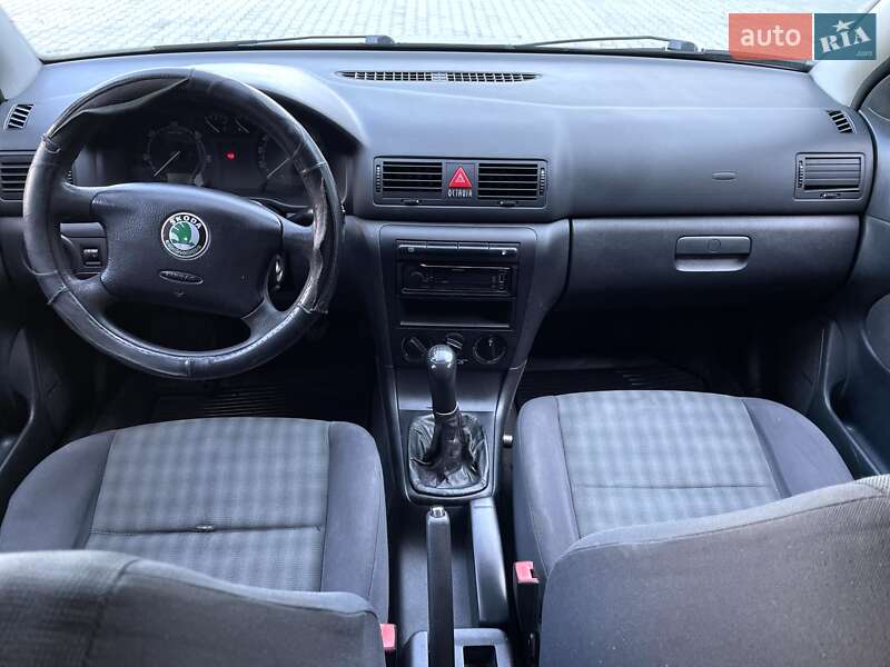Лифтбек Skoda Octavia 2004 в Иршаве