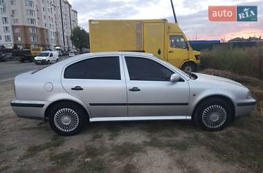 Лифтбек Skoda Octavia 1998 в 
