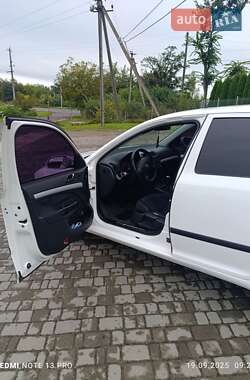 Лифтбек Skoda Octavia 2004 в 