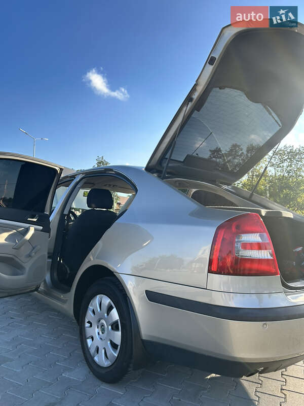 Лифтбек Skoda Octavia 2004 в Новоднестровске фото 13 Лифтбек Skoda Octavia 2004 в Новоднестровске