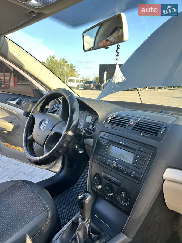 Лифтбек Skoda Octavia 2004 в Новоднестровске фото 17 Лифтбек Skoda Octavia 2004 в Новоднестровске
